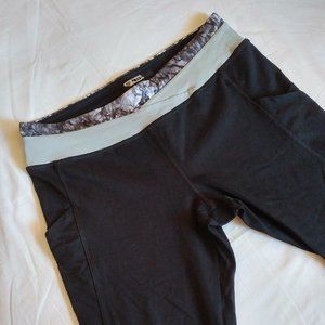 3/$25 Forever 21 | Mint & Marble Workout Tights